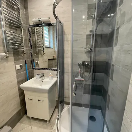 Przystanek - Genua Apartman *